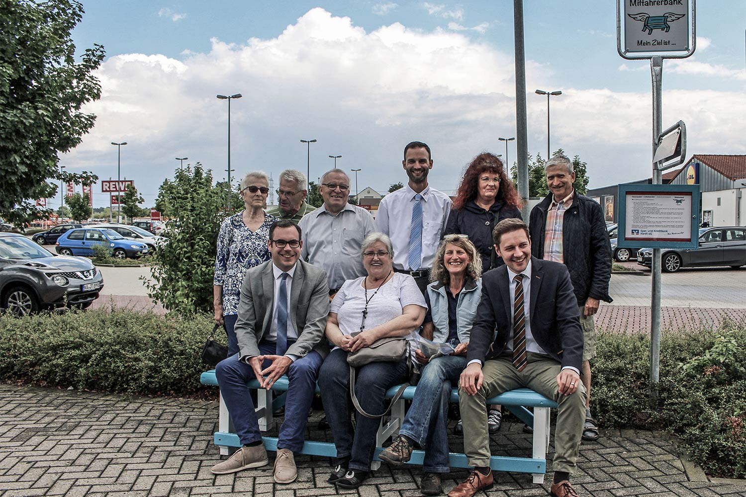 Einweihung-Mitfahrerbank