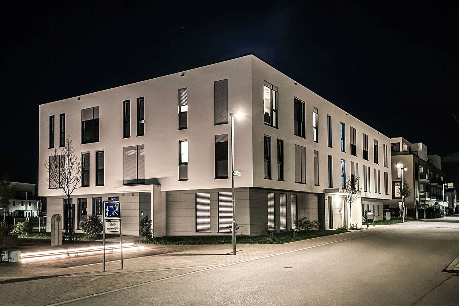 Quartiersplatz-bei-Nacht-2